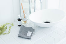 画像をギャラリービューアに読み込む, ナチュラルな特殊織ガーゼのハンドタオル +抗菌・防臭|グレー