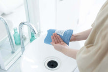 画像をギャラリービューアに読み込む, ナチュラルな特殊織ガーゼのハンドタオル +抗菌・防臭|ブルー