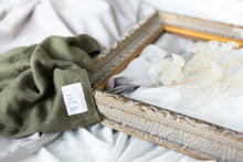 画像をギャラリービューアに読み込む, やわらかく、しなやかな無撚糸の4重ガーゼのスリムバスタオル|オリーブ