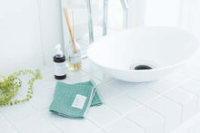 画像をギャラリービューアに読み込む, ナチュラルな特殊織ガーゼのハンドタオル +抗菌・防臭|グリーン