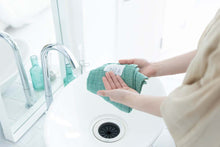 画像をギャラリービューアに読み込む, ナチュラルな特殊織ガーゼのハンドタオル +抗菌・防臭|グリーン