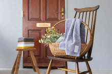 画像をギャラリービューアに読み込む, やわらかい無撚糸のプレミアム スリムバスタオル|ブルー