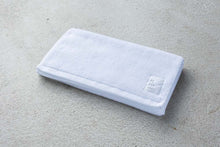 画像をギャラリービューアに読み込む, やわらかい無撚糸のプレミアム スリムバスタオル|ホワイト
