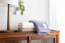 画像をギャラリービューアに読み込む, やわらかい無撚糸のプレミアム バスタオル|ブルー