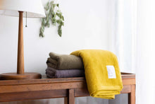 画像をギャラリービューアに読み込む, やわらかい無撚糸のプレミアム バスタオル|マスタード