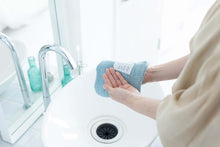 画像をギャラリービューアに読み込む, ナチュラルな特殊織ガーゼのハンドタオル +抗菌・防臭|スモークブルー