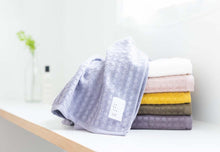 画像をギャラリービューアに読み込む, ワッフルみたいなパイルのやわらかい バスタオル|ブルー