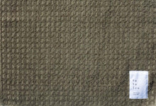 画像をギャラリービューアに読み込む, ワッフルみたいなパイルのやわらかいフェイスタオル|オリーブ