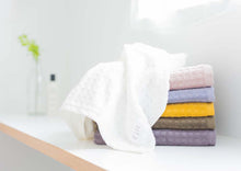 画像をギャラリービューアに読み込む, ワッフルみたいなパイルのやわらかい バスタオル|ホワイト