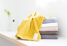 画像をギャラリービューアに読み込む, ワッフルみたいなパイルのやわらかい バスタオル|マスタード