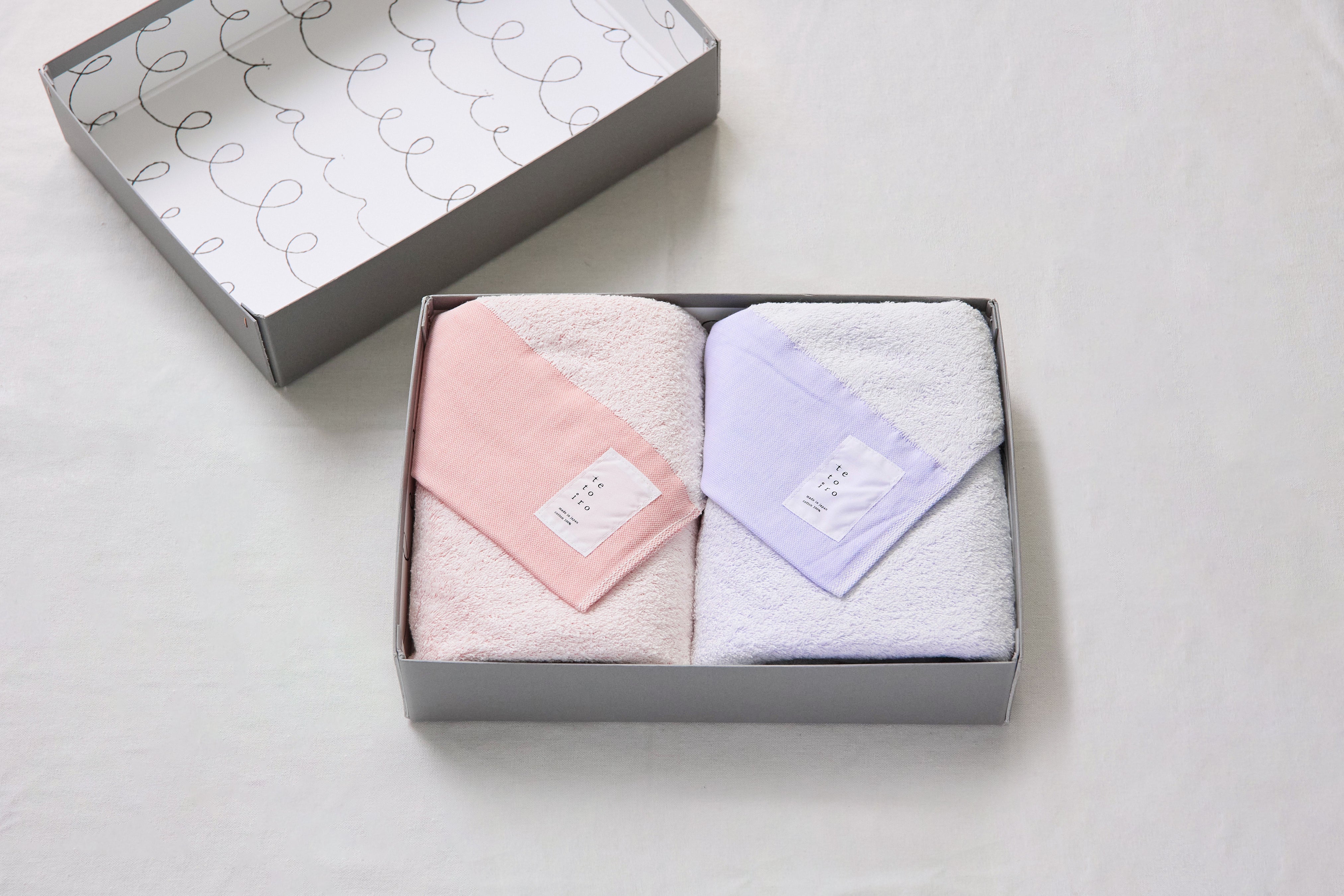 すっきり吸水きれい続くバスタオル２枚　てといろ箱(A４)