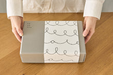 画像をギャラリービューアに読み込む, すっきり吸水きれい続くフェイスタオル３枚　てといろ箱(A5)
